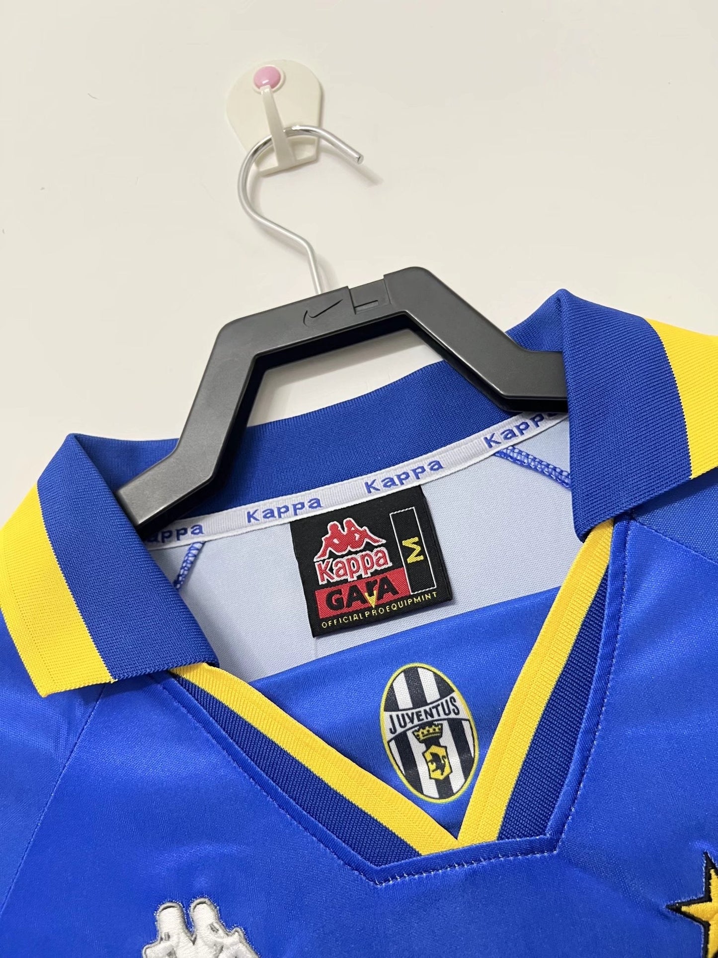 Retro Juventus 1996/97 Away