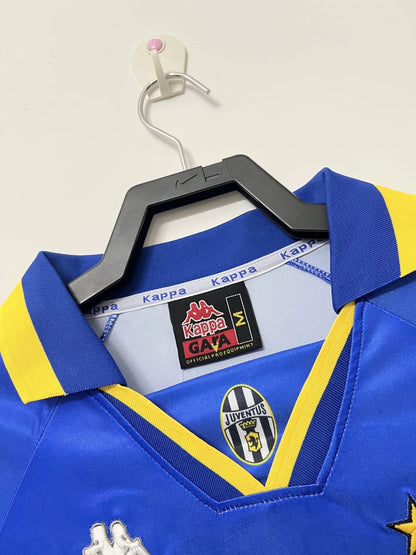 Retro Juventus 1996/97 Away